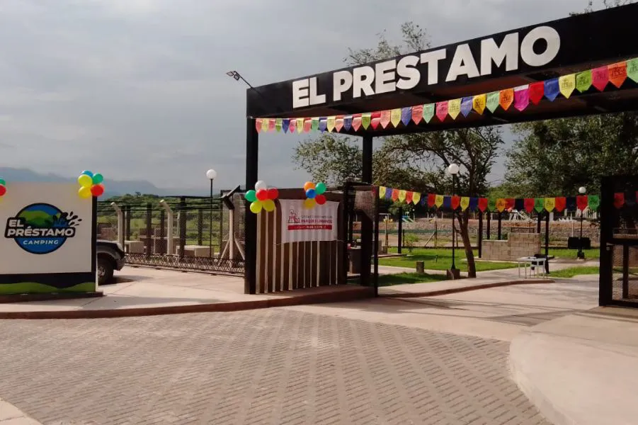 93863-abrio-sus-puertas-el-camping-y-el-parque-acuatico-de-el-prestamo-en-coronel-moldes