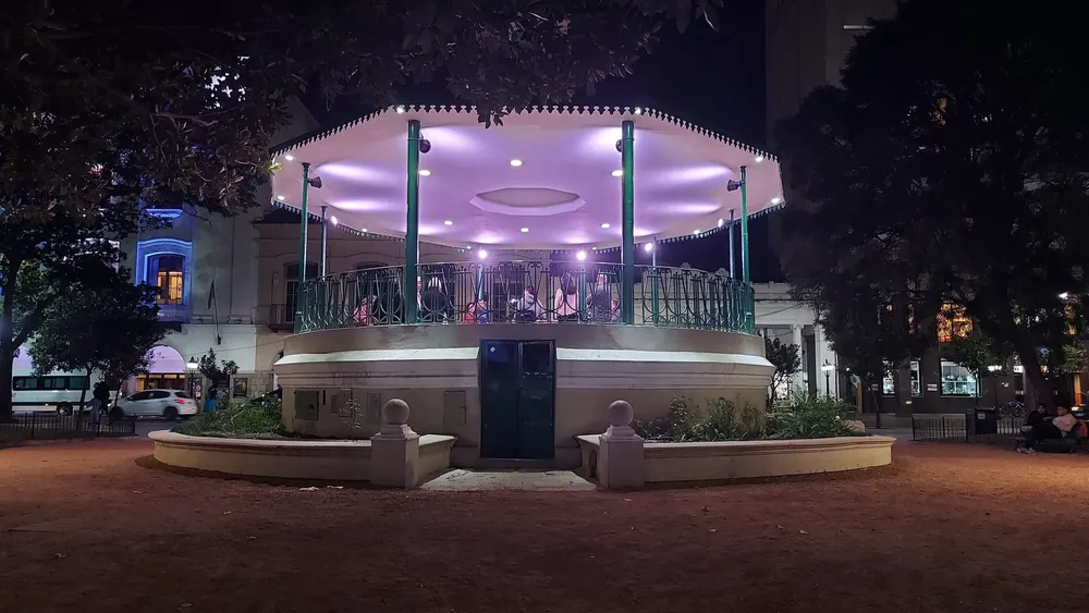 glorieta-plaza-9-de-julio-6-2048x1153