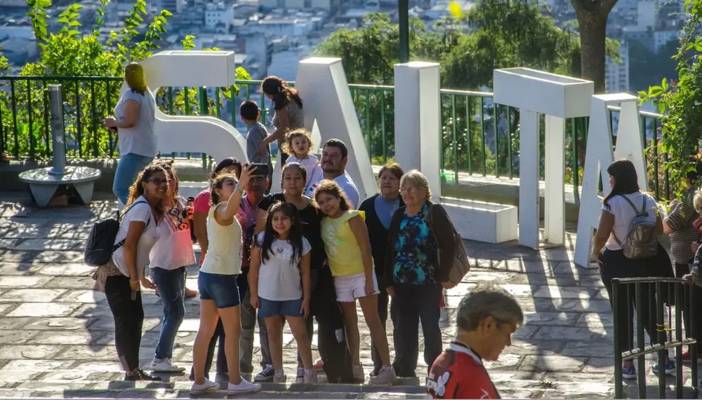 71777-mas-de-100-mil-turistas-visitaron-la-ciudad-de-salta-durante-el-verano