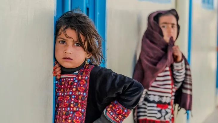 dos-ninas-afganas-retornan-pakistan-acnur-realiza-acciones-proteccion-ellas-la-frontera