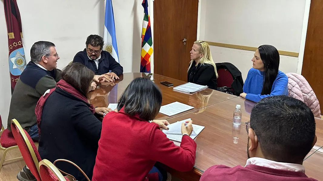 96055-el-centro-de-salud-de-santa-rosa-de-los-pastos-grandes-contara-con-internet-satelital-de-la-marca-starlink