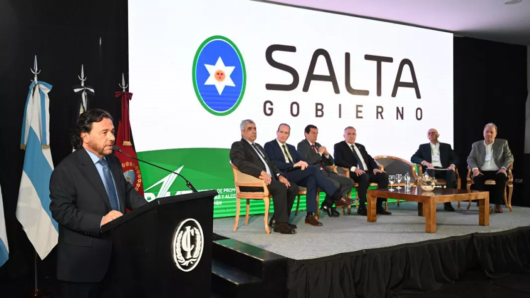 102825-nos-van-a-encontrar-unidos-y-firmes-saenz-reclamo-un-trato-justo-y-equitativo-para-el-norte-en-la-cumbre-del-bioetanol