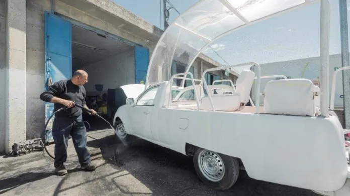 Papa-movil