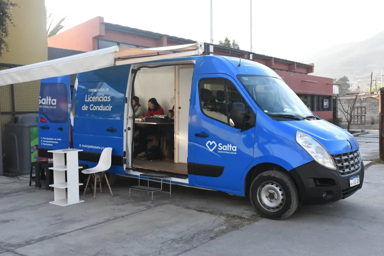 movil-licencias-2-scaled-1-768x512