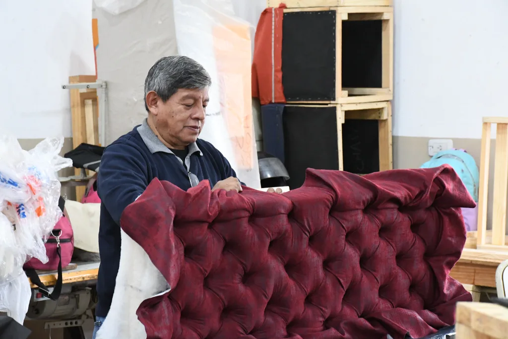escuela-de-emprendedores-tapiceria-3-1024x683