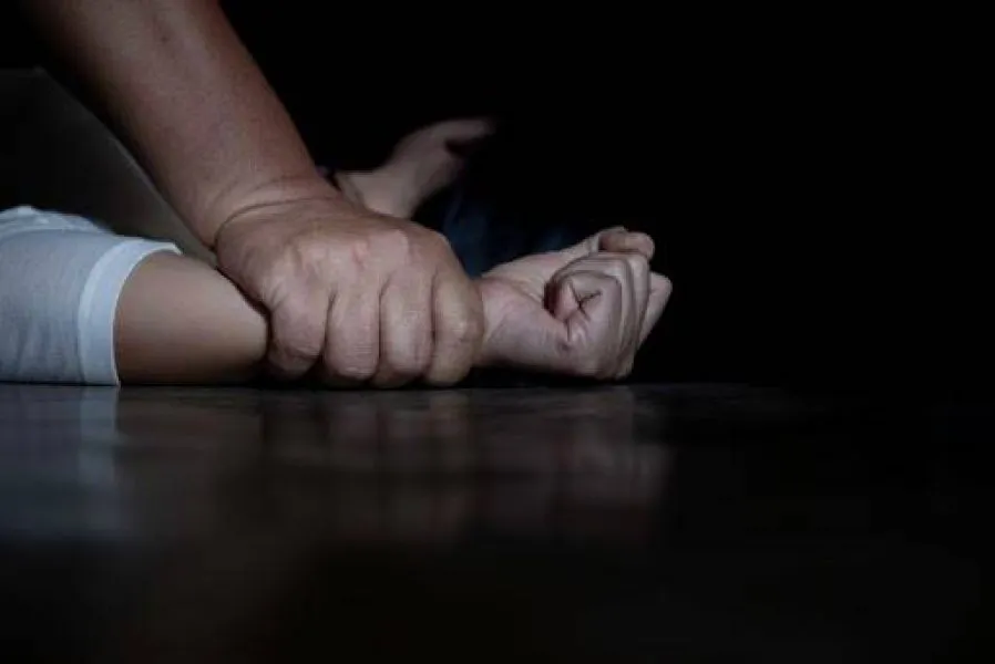 63486-la-justicia-condeno-a-un-hombre-a-prision-por-abusar-de-la-hija-de-su-pareja