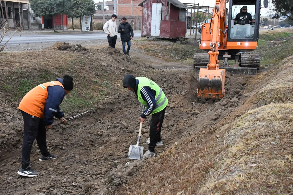 apertura-de-canal-en-avenida-solis-pizarro-2-1024x683