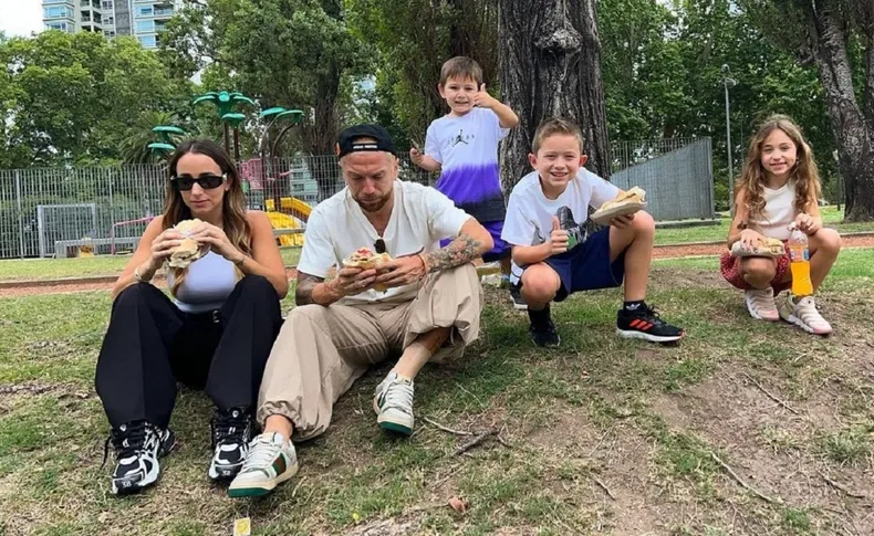 papu-gomez-y-su-esposa-costanera