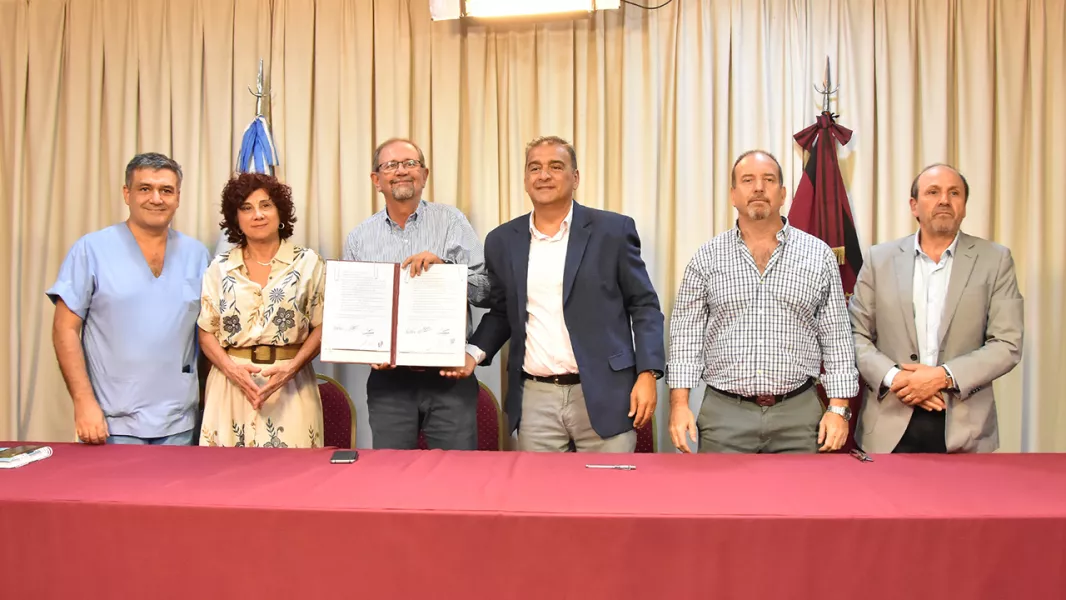 105493-el-gobierno-garantiza-la-atencion-medica-a-los-afiliados-del-ips-mediante-un-nuevo-acuerdo-con-el-circulo-medico-de-salta-20251217163432