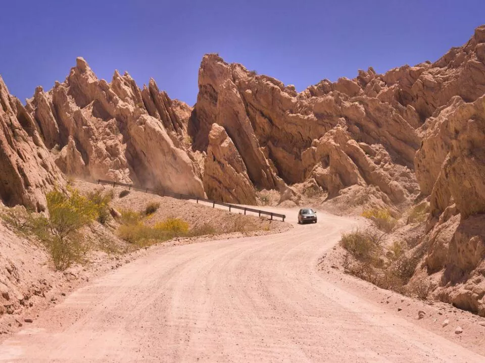 2022-05-26_11-37-comenzo-la-pavimentacion-de-la-ruta-40-entre-molinos-y-seclantas-960x719