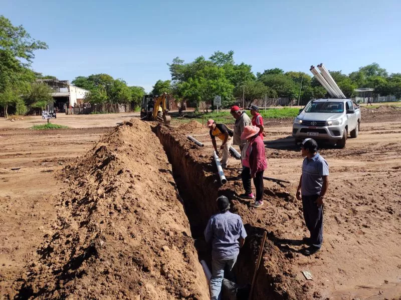 87462-se-instalan-canierias-para-agua-potable-subterranea-en-la-ruta-nacional-86