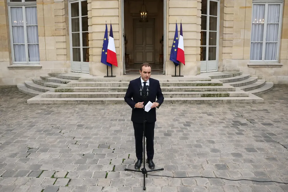 renuncia-primer-ministro-francia-sebastien-lecornu