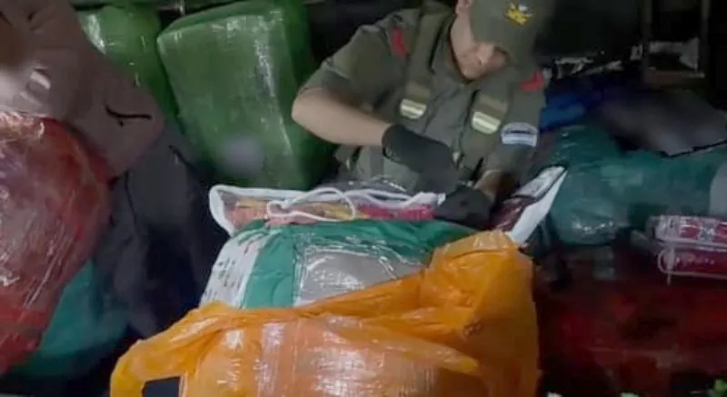 21 kilos de cocaína entre sábanas y mantas - Santiago del Estero (2)