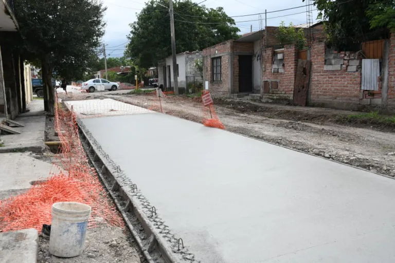 hormigon-sobre-avenida-ypf-y-calle-coronel-forest-2-768x512