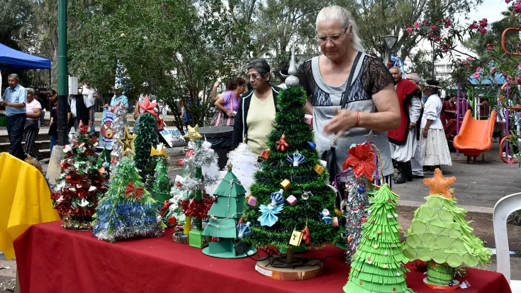 15236-personas-mayores-presentaran-este-miercoles-sus-trabajos-en-la-exposicion-denominada-aires-navidenios