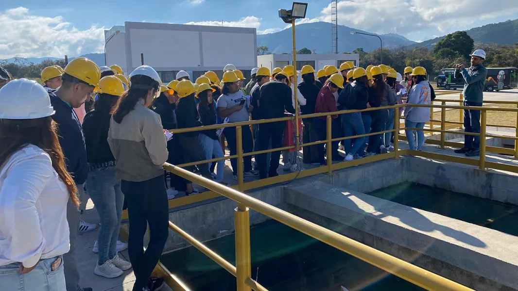 12561-mas-de-200-estudiantes-ya-visitaron-la-planta-potabilizadora-de-campo-alegre