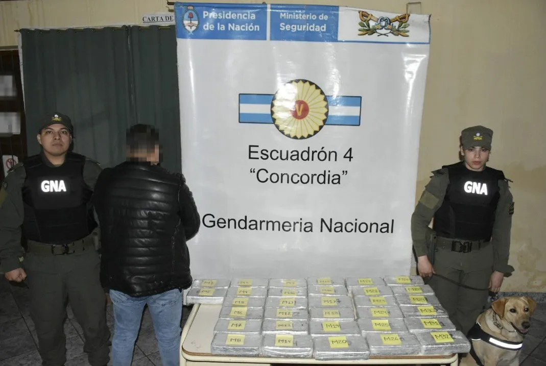 gendarmes_evitan_el_traslado_de_35_kilos_de_cocaina_hacia_la_republica_oriental_del_uruguay_4