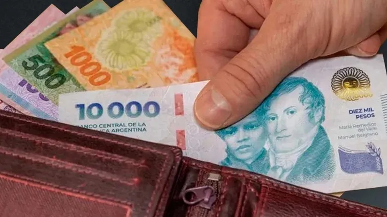 billetes-pesos-billetera-salario