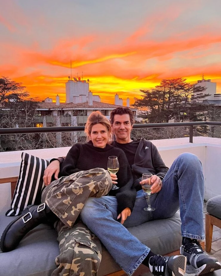 Isabel-Macedo-y-Juan-Manuel-Urtubey-en-Uruguay-740x925.jpg