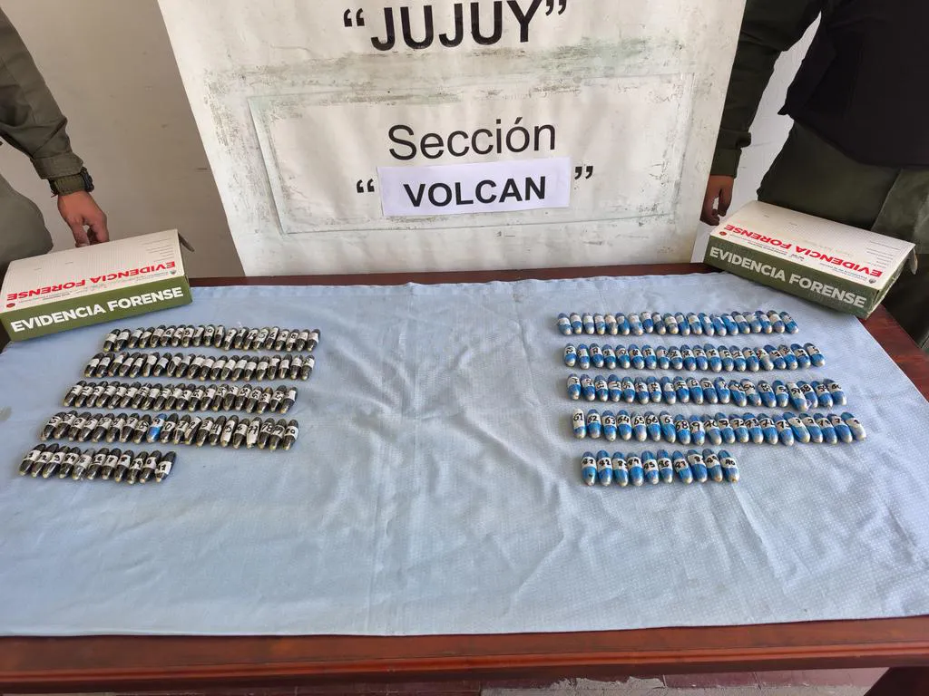 Detienen a dos hombres que habían ingerido 181 cápsulas con cocaína (2)