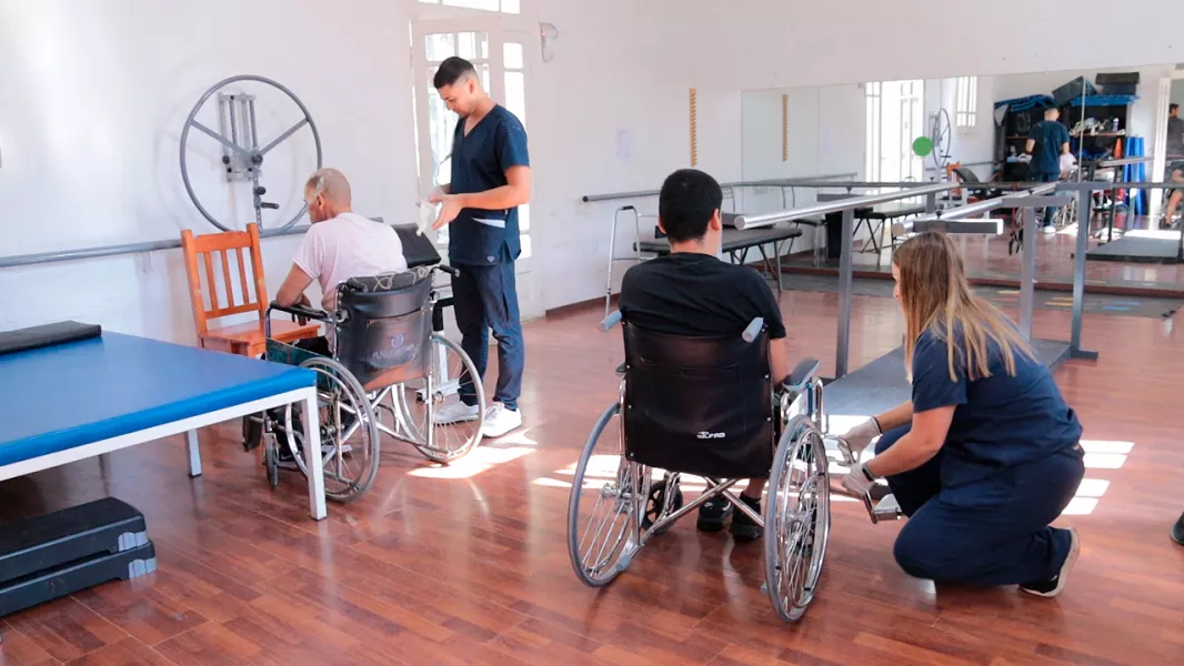 101571-en-el-ceprefis-dictaran-un-curso-sobre-silla-de-ruedas