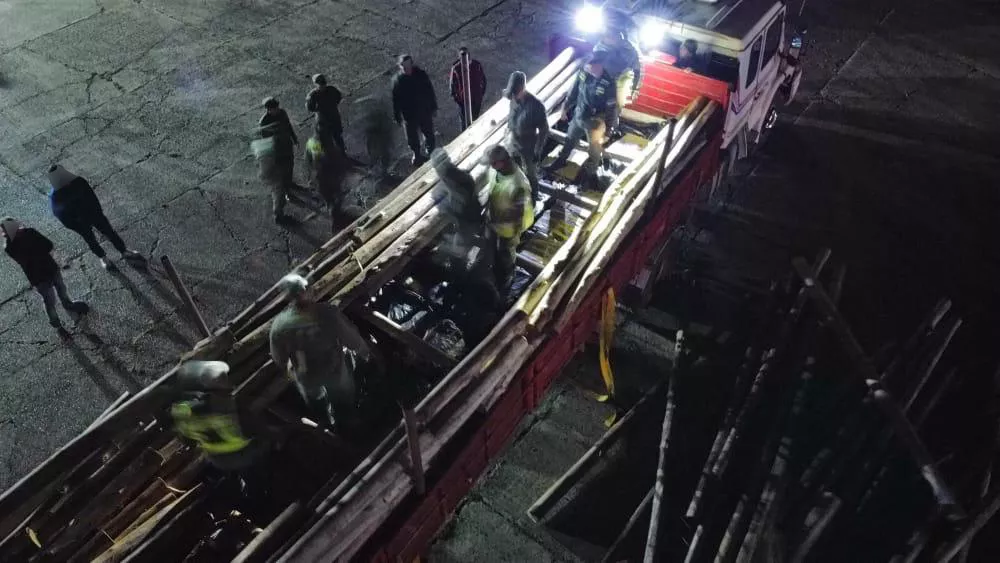 transportaban_mas_de_1.780_kilos_de_marihuana_oculta_entre_postes_de_madera_5