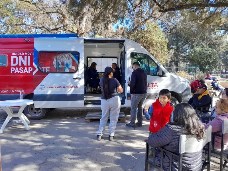 8201-inicio-el-operativo-de-identificacion-del-registro-civil-en-el-teleferico-salta