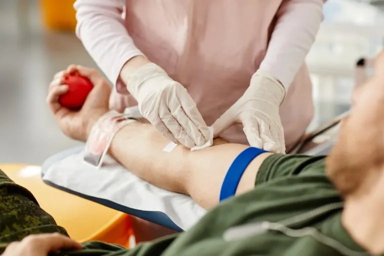 donacion-de-sangre-en-solidaridad-768x512