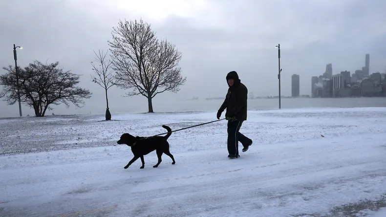 eeuu-enfrenta-una-tormenta-invernal-historica-28-muertos-y-5000-vuelos-cancelados