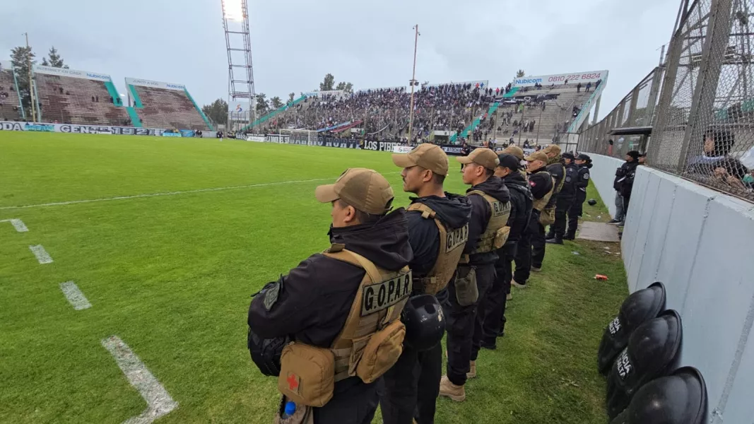 110811-mas-de-600-efectivos-estaran-afectados-al-operativo-de-seguridad-por-la-semifinal-de-la-copa-argentina