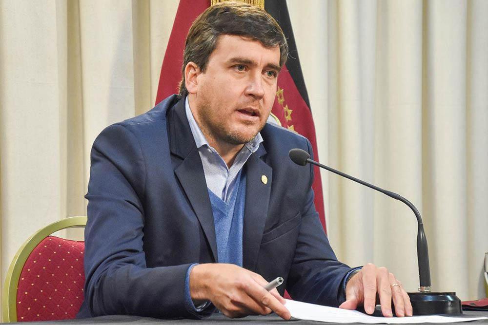 22249-matias-posadas-desde-el-lunes-las-actividades-van-a-funcionar-hasta-las-22-hs