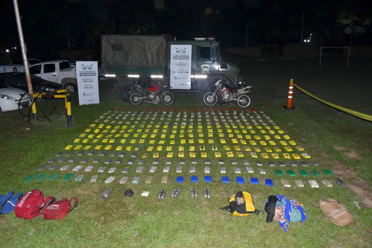 gendarmes_decomisan_mas_de_365_kilos_de_cocaina_en_salta_2
