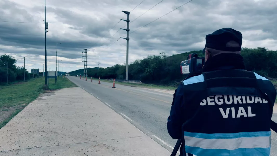 105543-seguridad-vial-intensifica-los-controles-de-velocidad-con-cinemometros-moviles
