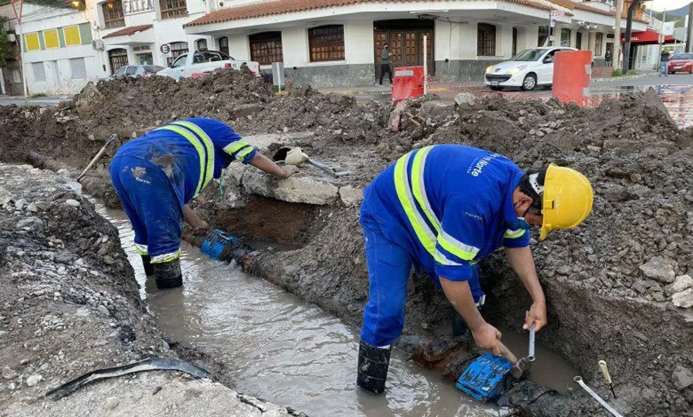 17853-aguas-del-norte-avanza-en-un-ambicioso-proyecto-de-cambio-de-canierias