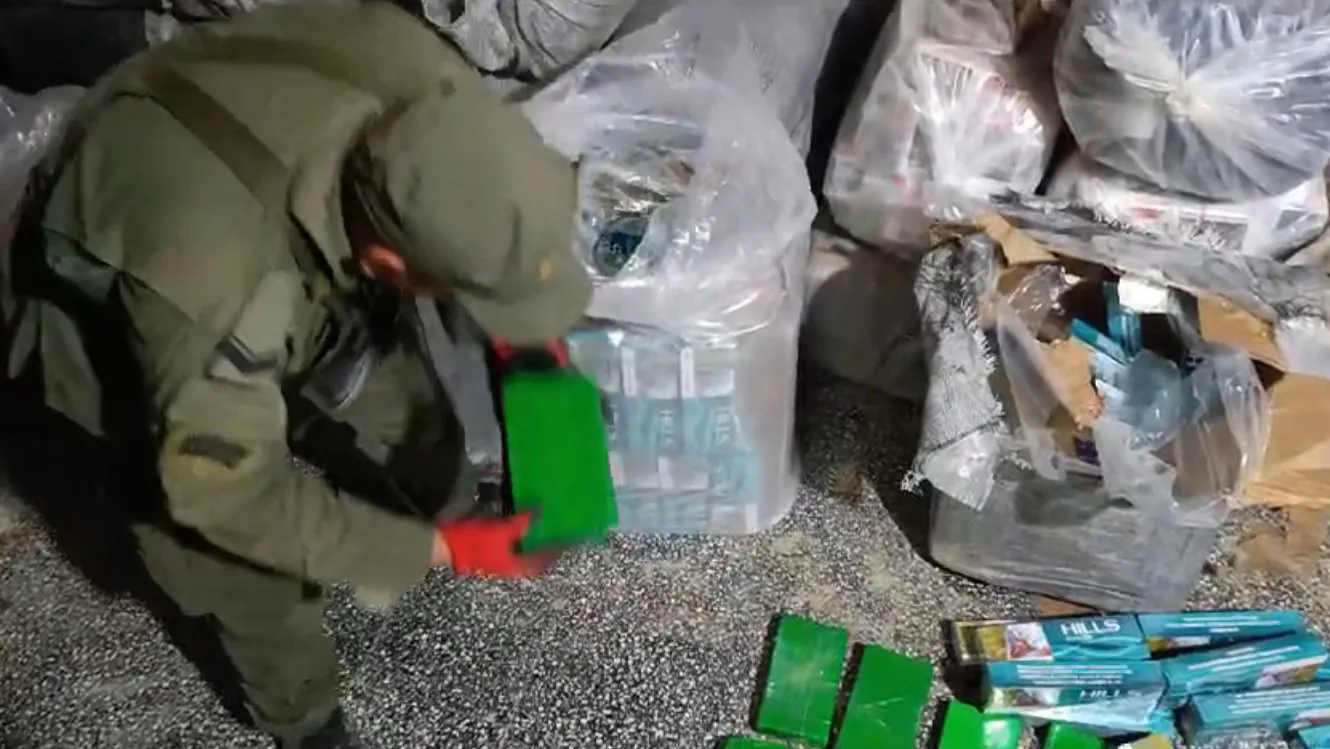 Incautaron 51 kilos de cocaína ocultos en los bultos de contrabando que desencadenaron los incidentes en Orán  (1)